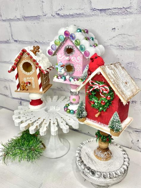 Holiday Birdhouses, Christmas Tree Fairy, Birdhouse Craft, Bird Houses Ideas Diy, Wooden Bird Houses, Gingerbread Christmas Decor, Peppermint Christmas, Christmas Traditions Family, Bird Houses Painted