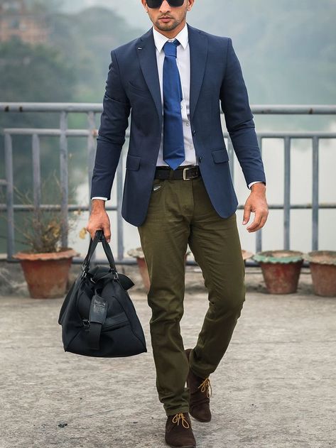 Chinos And Blazer Men, Casual Tie Outfit, Chinos And Blazer, Stone Chinos, Blue Blazer Outfit, Men Suits Wedding, Plain Blazer, Dapper Outfit, Blazer Outfits Men