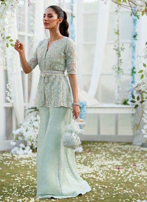 Pakistani Peplum Outfit, Pastel Indian Outfits Simple, Peplum Indian Outfit, Indian Cord Set Designs, Traditional Cord Set, Organza Party Wear Dress, Traditional Dresses Ideas, Peplum Top Outfits Indian, Snowy Engagement Photos