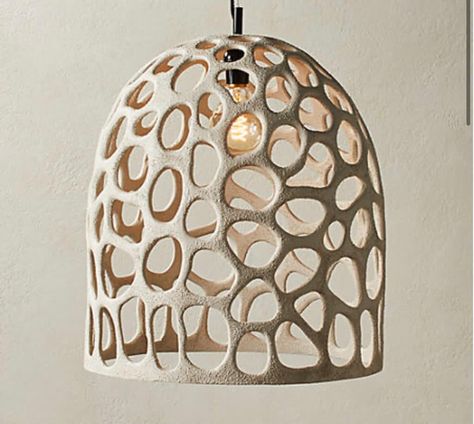 Natural Hanging Light, Modern Clay House Design, Pottery Light Fixtures, Ceramic Pendant Lamp, Ceramic Lampshade Handmade, Ceramic Lampshade Pottery, Ceramic Mobile Ideas, Clay Lamp Ideas, Pottery Lamps Handmade