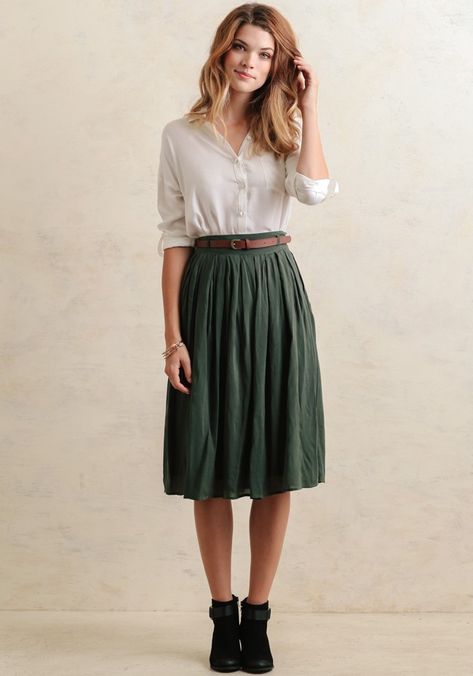 Midi Rok Outfit, Midi Rock Outfit, Classic Feminine Style, Rok Outfit, Cider House, Midi Skirt Outfit, Mid Skirt, Rock Outfit, Mode Casual