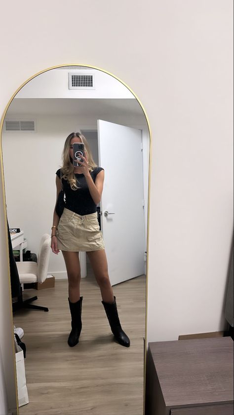 Fashion outfit, night out outfit, girls night outfit,date night outfit, fall season outfit, outfit with cargo skirt, outfit with boots, fashion inspo, fashionista clothes, mini skirt, bodysuit outfit Skirts Cargo, Skirts And Boots, Night Out Fashion, Cargo Skirts, Cold Outfits, Trends 2023, Night Out Outfit, Cargo Skirt, Fashion Outfit