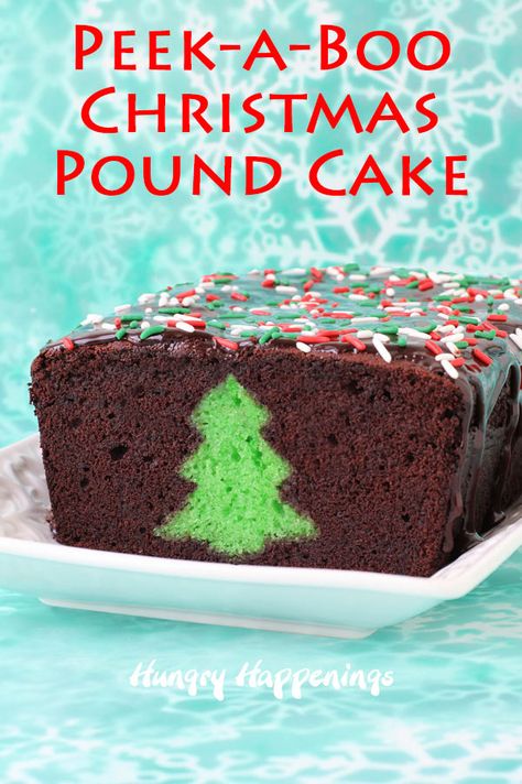 Cake Inside A Cake, Loaf Cake With Design Inside, Christmas Tree Deserts, Easy Grinch Cake Ideas, Surprise Cake Ideas, Christmas Pound Cake, Christmas Present Cake, Boo Cake, Surprise Inside Cake