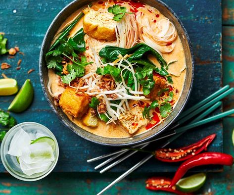 Laksa Paste Recipe, Vegetarian Laksa, Ham And Pineapple Pizza, Laksa Recipe, Chicken And Chips, Paste Recipe, Fried Shallots, Vegetable Soup Recipes, Fried Tofu