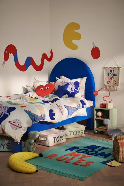 Room No Windows, Nursery For Boys, Bold Nursery, Bright Kids Room, Rainbow Display, Feminine Nursery, Small Kids Bedroom, Boy Toddler Bedroom, Childrens Rooms