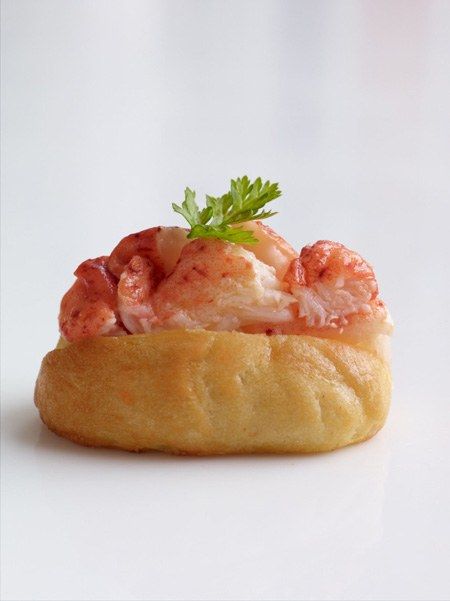 Wedding Appetizer Ideas, Wedding Hors D'oeuvres, Fruit Kabob, Wedding Appetizers, Appetizer Ideas, Reception Food, Catering Food, Lobster Roll, Hors D'oeuvres