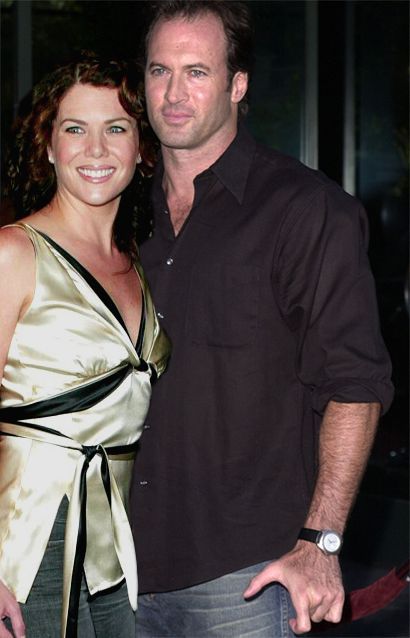 Lauren Graham And Scott Patterson, Lorelai Gilmore And Christopher, Lorelai Gilmore And Luke, Gilmore Girls Luke Pushing Jess, Luke Danes And Lorelai Gilmore, Gilmore Girls Cast, Lauren Scott, Gilmore Girls Luke And Lorelai, Gilmore Girls Bloopers