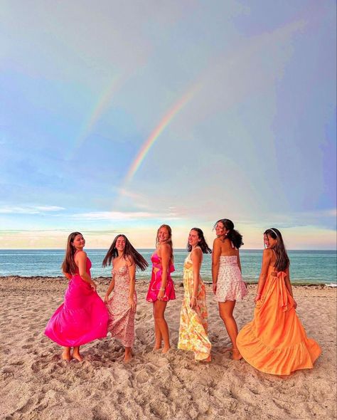 (Not mine!!) 🐠💘 #preppy #beach #waves #rainbow #aesthetic #trendy #notmine #credit #fashion #pink #orange #yellow #tropical Cute Beach Pictures, Preppy Beach, Senior Trip, Spring Break Outfit, Bachelorette Outfits, Pink Orange Yellow, Rainbow Aesthetic, Best Friend Photos, Cruise Outfits