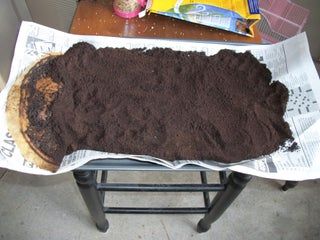 Homemade Fire Starters Dryer Lint, Egg Carton Fire Starters Homemade, Coffee Ground Fire Starter, Coffee Ground Candles Diy, Coffee Grounds Candle, Egg Carton Fire Starters, Sawdust Fire Starters, Diy Fire Starter, Diy Firestarters