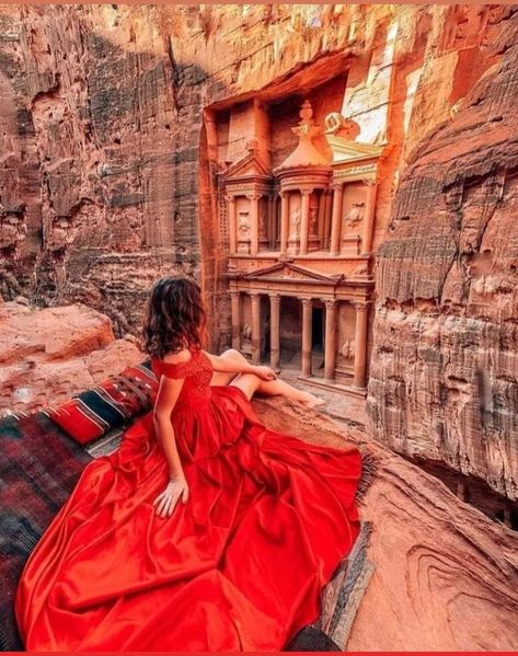 Outfit Viaje, Instagramable Places, Petra In Jordan, City Of Petra, Jordan Photos, Jordan Travel, Desert Travel, Petra Jordan, India Photography