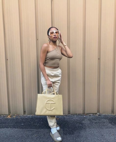 Outfits With Telfar Bag, Cream Telfar Bag Outfit, Chocolate Telfar Bag Outfit, Beige Telfar Bag, Tan Telfar Bag, Cream Telfar Bag, Telfar Bag Outfit, Telfar Bags, Telfar Bag