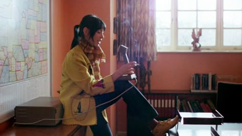 Wendy’s yellow cardigan fit from The Shining 90s Chola Fashion, Wendy Torrance, Midsize Fashion Winter, Shelly Duvall, The Shining Movie, Stanley Kubrick The Shining, The Shining 1980, Shelley Duvall, Overlook Hotel