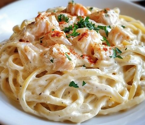 Crab Fettuccine Alfredo - Crab Fettuccine Alfredo, Crab Fettuccine, Crab Alfredo, Fettucini Alfredo, Make Alfredo Sauce, Pasta Recipes Alfredo, Seafood Pasta Recipes, Alfredo Recipe, American Dishes