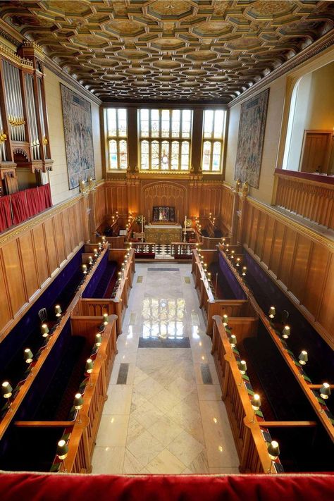 The interior of the Chapel Royal at St James's Palace St James Palace, Buckingham House, St James's Palace, Prince George Alexander Louis, George Alexander Louis, Elisabeth Ii, Royal Residence, Oldenburg, Royal Baby