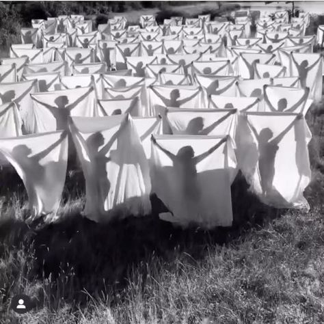 Contemporary Art Space on Instagram: "Spencer Tunick #spencertunick #tunickheart #photography @spencertunick @socledumondebiennale @heartmuseum" Spencer Tunick, Art Performance, Art Space, Space Art, Denmark, Contemporary Art, Instagram Post, Photography, On Instagram