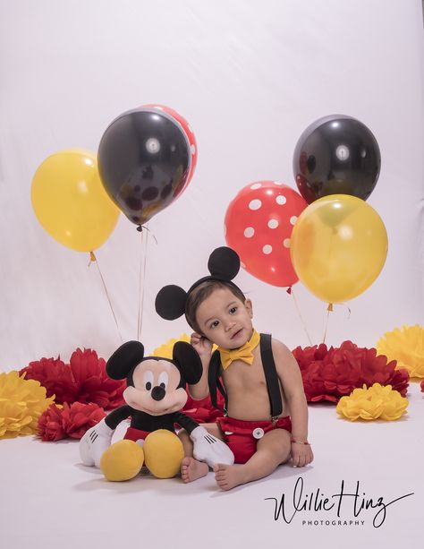 Mickey Mouse First Birthday Pictures, Mickey Mouse Baby Birthday, Pre Birthday Shoot, Mickey Mouse Theme Party, Γενέθλια Mickey Mouse, Mickey Mouse Birthday Decorations, Mickey First Birthday, Mickey 1st Birthdays, Mickey Mouse Themed Birthday Party