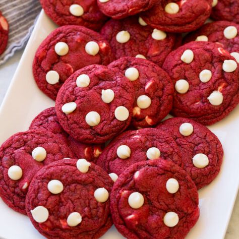 Red Velvet White Chocolate Chip Cookies - Cooking Classy Red Velvet Macadamia Nut Cookies, Red Velvet Cake Cookies, Red Velvet Chocolate Chip Cookies, Red Velvet Cookie Recipe, Red Velvet Crinkle Cookies, Red Velvet Oreo, Red Velvet Pancakes, Red Birthday Cakes, Cookie Recipes From Scratch