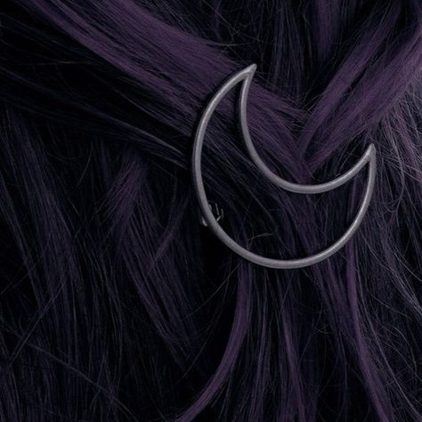 juleka couffaine aesthetic. Purple And Black Hair Aesthetic, Juleka Couffaine Aesthetic, Vampire Purple Aesthetic, Violet Hair Aesthetic, Juleka Aesthetic, Dark Purple Hair Aesthetic, Purple Vampire Aesthetic, Purple Academia Aesthetic, Purple Gothic Aesthetic