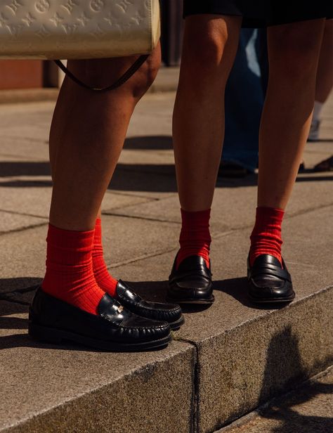 Red Loafers Outfit, Red Loafers Outfit Women, Loafers Outfit Women, Socks And Loafers, 2025 Style, Red Loafers, Copenhagen Street Style, Red Socks, Fall Style Guide