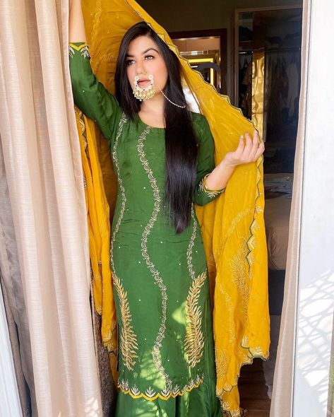 Mehndi Colour Suit Combination, Kaur B Suits, Suit Plazo, Kaur B, Yellow Dupatta, Mehndi Outfit, Suit Combinations, Mehndi Dress, Punjabi Salwar