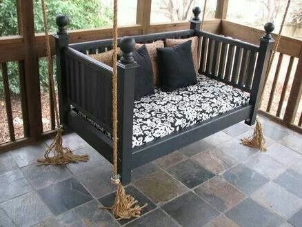 turning an old crib into a porch swing. love the idea behind this Old Baby Cribs, Wooden Crib, Crib Ideas, Old Cribs, Sleeping Porch, Porch Swings, Diy Casa, Bed Swing, Dresser Makeover