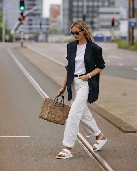 Blazer Outfit Ideas For Women, Black Blazer Outfit Ideas, White Jeans Outfit Spring, White Jeans Outfit Summer, White Jeans Summer, Blazer Outfit Ideas, Black Blazer Outfit, Jeans Outfit Spring, Off White Jeans