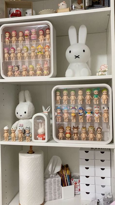 Sony Angel Display, Stuff Animal Collection, Sonny Angel Collection Shelf, How To Display Figurines, Sonny Angel Organization, Sony Angel Collection, Sonny Angel Display Case, Sonny Angels Display, Sonny Angel Storage