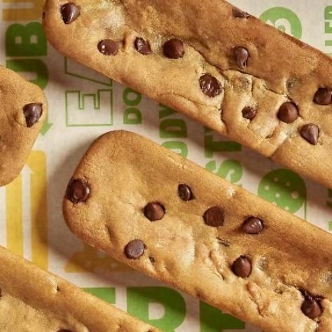 RapTV on Instagram: "DEAL OF THE WEEK: #Subway is giving out free footlong cookies at 4 locations for National Cookie Day‼️👀 According to Today, Subway announced it will be offering its new chocolate chip footlong cookie on menus nationwide starting in January. But customers can get a “first bite” of the ruler-length dessert in four cities on National Cookie Day, Dec. 4. The locations include: Chicago, Illinois: 604 S Wabash Avenue, Suite D Dallas, Texas: 1222 Commerce Street, Suite 150 Miami Beach, Florida: 2795 Collins Avenue New York City: 545 8th Avenue You can get a free footlong cookie with a purchase of a footlong sub from one of these locations on Monday, December 4th between 1-6PM. Y’all rockin’ with footlong cookies⁉️" National Cookie Day, December 4th, Monday December, Miami Beach Florida, Chicago Illinois, Beach Florida, Dallas Texas, Chocolate Chip