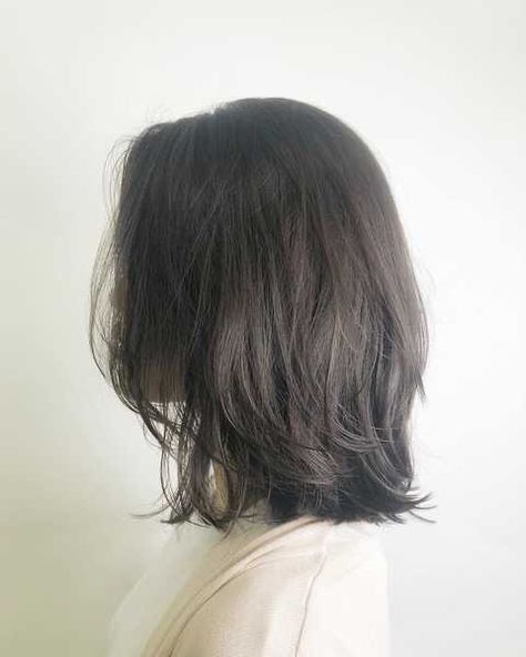 Shouldered Length Layered Hair, Pretty Shoulder Length Hair, Short Haircuts Women Straight Hair, Short Super Layered Hair, Shortish Layered Haircuts, Shoulder Length Hairstyle Women Straight, Just Under Shoulder Length Hair, Shoulder Length Hair Not Styled, Shoulder Length Hair With Layers Asian