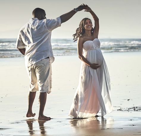 Best Maternity Photoshoot Ideas, Babymoon Pictures The Beach, Sunset Shoot Photo Ideas, Unique Maternity Photoshoot Ideas, Maternity Photo Shoot At The Beach, Beach Maternity Photoshoot Ideas, Black Sand Beach Photoshoot, Pregnancy Photos At The Beach, Maternity Photo Shoot Ideas Beach