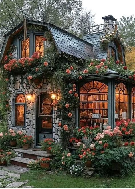 Cold Bedroom, Tiny Cottages, Fairytale Houses, Cute Cottages, Fantasy Architecture, Fairytale House, Witch Cottage, Safe Zone, Fairytale Cottage