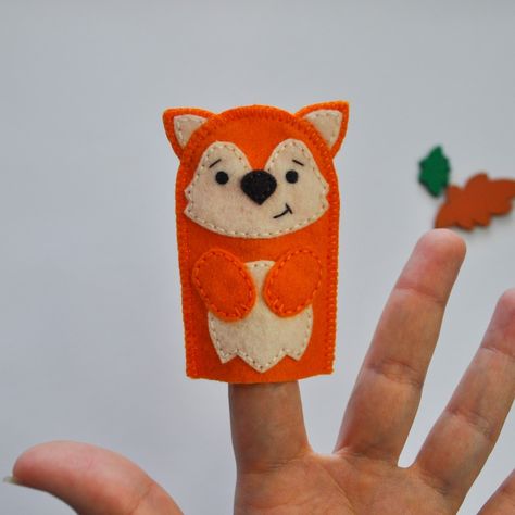 PDF Pattern: Felt Finger Puppet Pattern Fox. Easy Sewing E-pattern and Tutorials. - Etsy Australia Finger Puppet Patterns, Felt Finger Puppets, Finger Hands, Puppet Patterns, Felt Fox, Super Cute Cats, Finger Puppet, Quiet Books, Finger Puppets