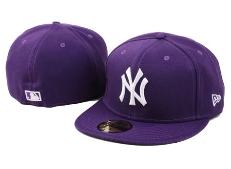 Purple Yankee hat... Whaaat!! ;) Red Shorts Outfit, Yankees Fitted Hat, Yankee Hat, Yankee Fitted, Custom Fitted Hats, Swag Hats, Streetwear Hats, New York Yankee Hat, Yankees Hat