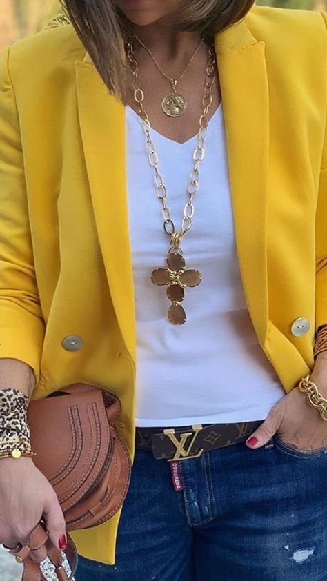 Blazer And Jeans, Casual Chic Outfits, Modest Summer Dresses, Yellow Blazer, Summer Black Dress, Elegante Casual, Summer Dress Outfits, Casual Chic Outfit, Casual Work Outfits