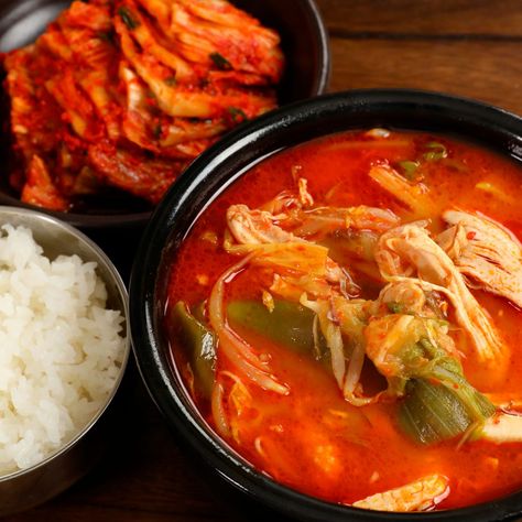 Korean side dish recipes by Maangchi Tasty Soup Recipes, Spicy Chicken Soup Recipes, Korean Chicken Soup, Beef And Vegetable Soup, Korean Meals, Korean Food Side Dishes, Spicy Chicken Soup, Chicken Vegetable Soup, Asian Breakfast