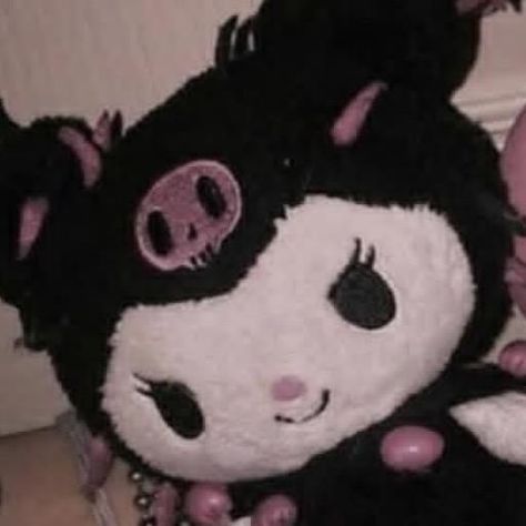 Kuromi Aesthetic Pfp, Pfp Grunge, Kuromi Pfp, Pfp Wallpapers, Kuromi Aesthetic, Aesthetic Pfp, Hello Kitty, Kitty, Wallpapers