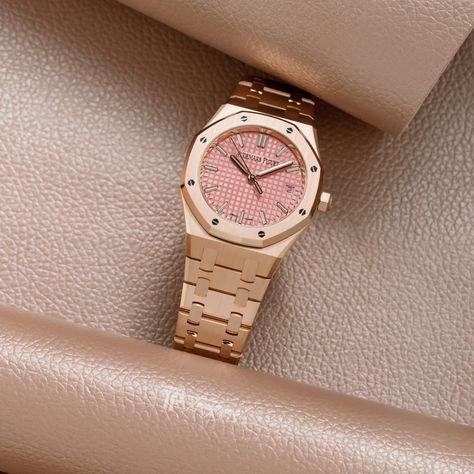 Pink Gold 🩷  Audemars Piguet Royal Oak Selfwinding 34MM Rose Gold Pink Dial   REF: #77450OR.OO.1361OR.01 Audemars Piguet Women, Gold Audemars Piguet, Rose Gold Pink, Audemars Piguet Royal Oak, Royal Oak, Luxury Watches For Men, Audemars Piguet, Pink Gold, Luxury Watches