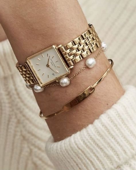 Vintage Watches Women Classy, Classy Watches Women, Amara Rossi, Jewelry 2023, Casio Vintage, Classy Watch, Vintage Watches Women, Jewelry Photoshoot, The Emperor