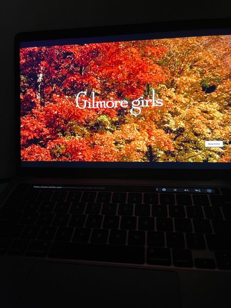 Watching Gilmore Girls Aesthetic, Gilmore Girls Fall Aesthetic, Gilmore Girls Fall, Watch Gilmore Girls, Girls Fall, Stars Hollow, Rory Gilmore, Girls Watches, Fall Aesthetic