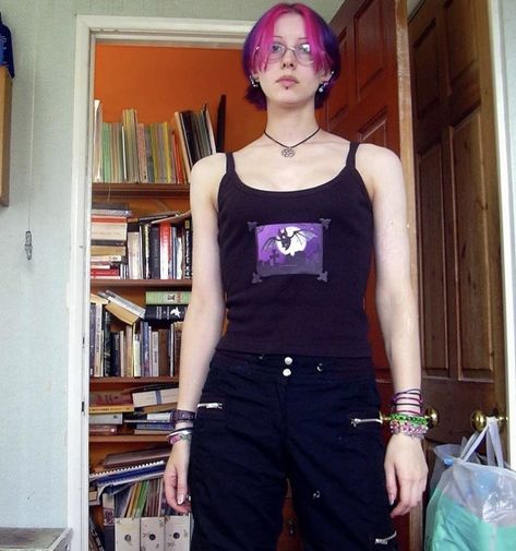 Of Herbs And Altars, 2000s Mall Goth, 2000s Goth, 90s 2000s Fashion, Punk Pins, Goth Aesthetic, Mall Goth, Fashion Quotes, 2000s Fashion