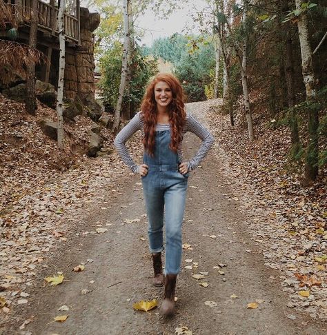 Audrey Roloff, Hiking Tattoo, Fall Capsule Wardrobe, Autumn Photography, Dream Clothes, Modest Fashion, Autumn Winter Fashion, Capsule Wardrobe, Red Hair