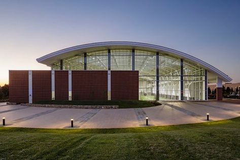 Sport Center Architecture Concept, سلالم حلزونية, Gymnasium Architecture, Gym Architecture, Sports Facility Architecture, Church Design Architecture, Turf Football, Curved Roof, Detail Arsitektur