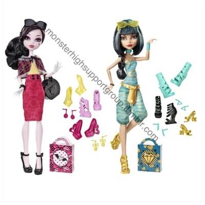 Monster High I love Shoes Draculaura and Cleo!, via Flickr. Monster High Ghoulia, Ghoulia Yelps, White Lab Coat, Core Outfits, Strapless Dresses Short, Mad Science, Famous Monsters, Monster High Characters, Lab Coats