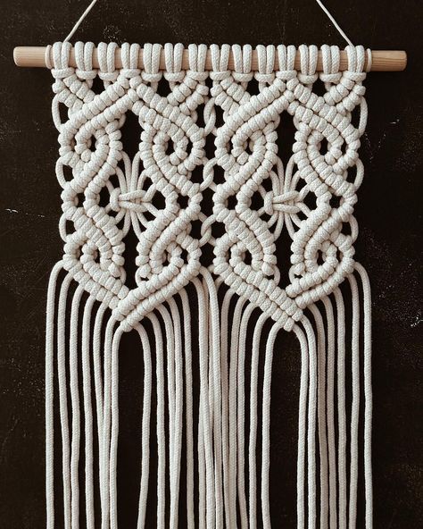 NEW 🌟🙌🏻 PART 9️⃣ #macrameparts 👈🏻 my hashtag The best thing a macrame teacher can give you!😉 🪢 +20 !!! PATTERNS BY MACRAMESSAGE for… | Instagram Macrame Patterns Tutorials Wall Hangings, Sasha Macramessage, Macrame With Beads, Pola Macrame, Tutorial Macramé, Macrame Knots Tutorial, Macrame Bracelet Patterns, Makramee Diy, Macrame Knots Pattern