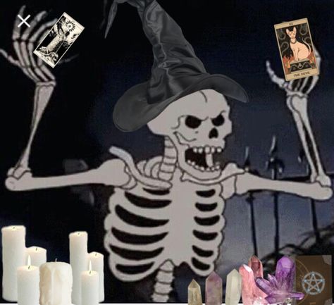 Cartoon skeleton with witch hat , crystals and tarot cards . Pfp Witchcraft, Witchcraft Pfp, Witch Anime Pfp, Witch Pfp Aesthetic, Witch Aesthetic Pfp, Witch Profile Picture, Spooky Halloween Pfp, Witchy Pfp, Pfp Simple