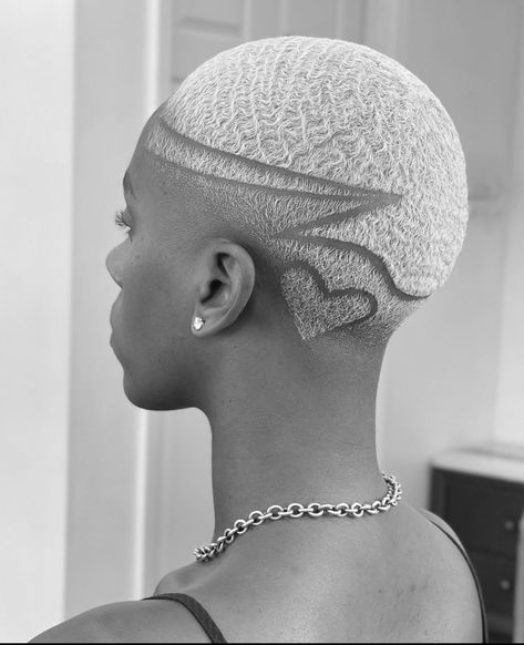 Women’s Undercut Long Hair, Brush Haircut For Black Women, Buzz Cut Black Women, Buzzcut Ideas, Undercut Pattern, Shaved Head Designs, Undercut Hair Designs, Natural Haircuts, Natural Hair Haircuts