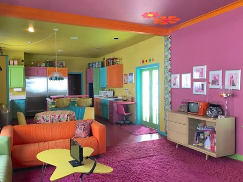 Zoey 101 Room, Zoey 101 Aesthetic Wallpaper, Y2k Interior, 2000s Houses Interior, Bratz House, Bratz Room, 2000s Living Room, Y2k Living Room, Foster Home For Imaginary Friends