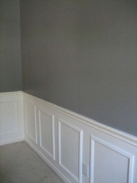 Makeup Room Decor Wall, Wainscoting Stairs, Wainscoting Kitchen, Mirror Hollywood, Faux Wainscoting, Wainscoting Ideas, Installing Wainscoting, Wood Wainscoting, Painted Wainscoting