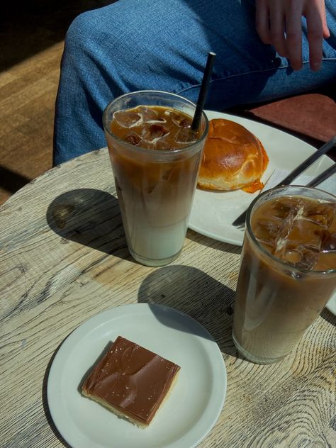 Iced latte iced coffee aesthetic coffee date aesthetic lunch date starbucks coffee coffee shop Aesthetic Coffee Date, Coffee Date Aesthetic, Coffee Dates Aesthetic, Iced Coffee Aesthetic, Aesthetic Lunch, Date Aesthetic, Aesthetic Life, Coffee Aesthetic, Lunch Date