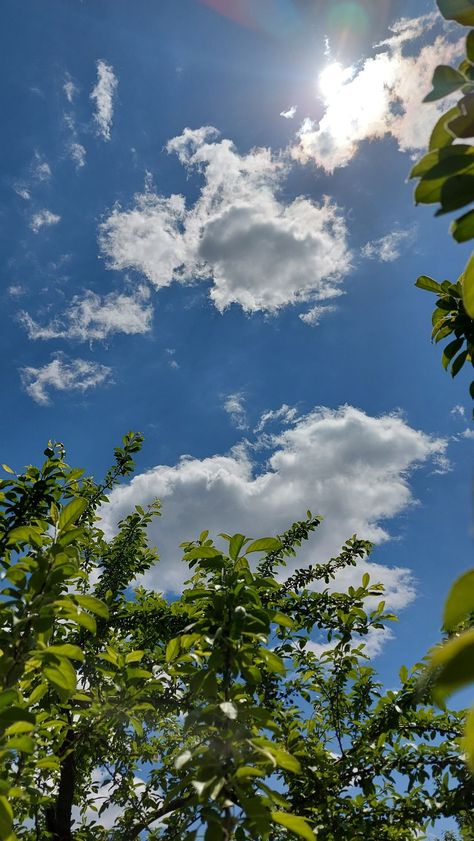 Cloud Pictures Aesthetic, Mansoon Photography Ideas, Clouds Snap Ideas, Instagram Snap Stories, Flower In Hand Photography, Sky Aesthetic Instagram Story, Blue Clouds Aesthetic, Aesthetic Sky Pictures, Nature Snap